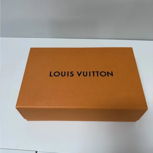 Louis Vuitton Gift Box - Picture 2 of 10